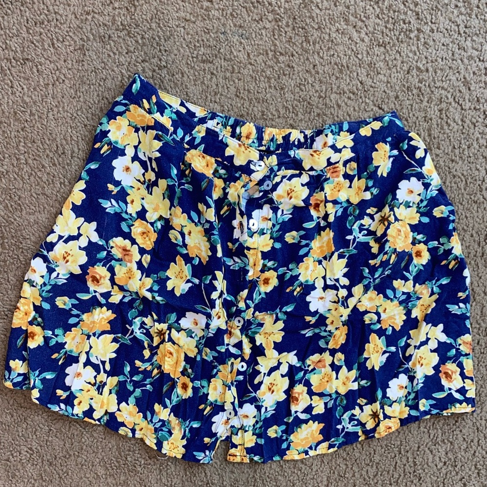 4/$20 Floral button down mini skirt